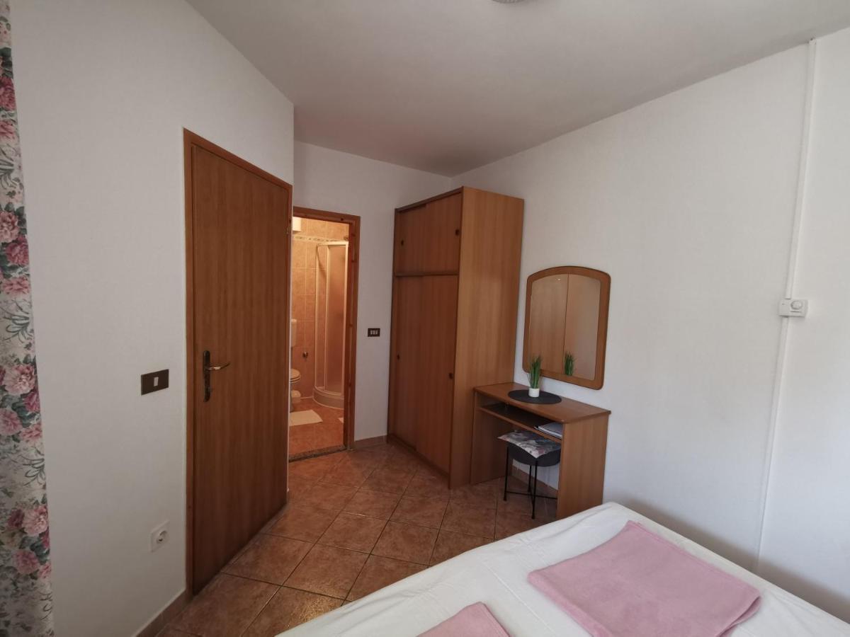 Apartments Porec Istria By Nina Esterno foto